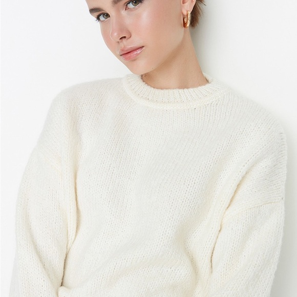 Old Navy | Sweater - Picture 2 of 8